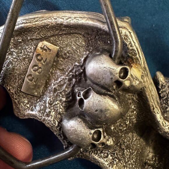 Bat Belt Buckle with skull detailing on back [Jewelry 028]